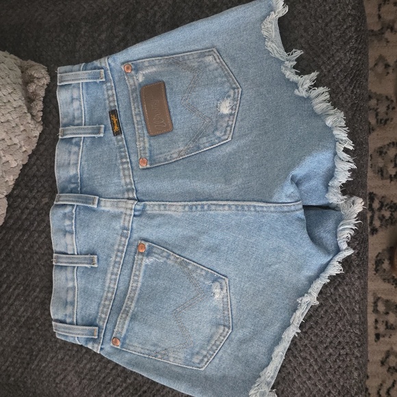 Wrangler Shorts - Picture 3 of 5